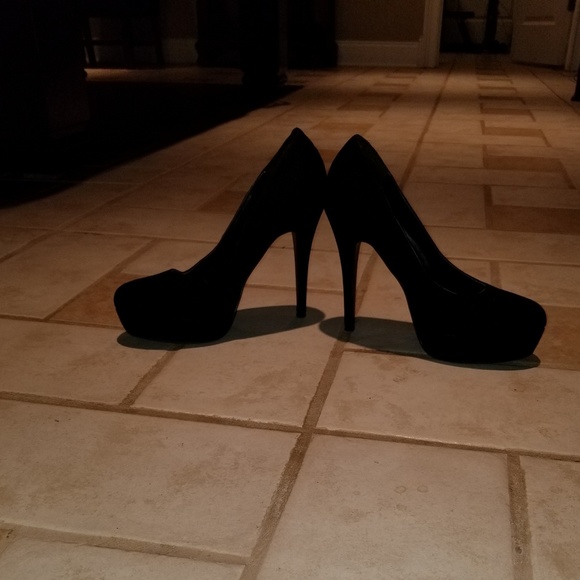 LAUREN CONRAD PLATFORM VELVET STILETTOS - Picture 6 of 6